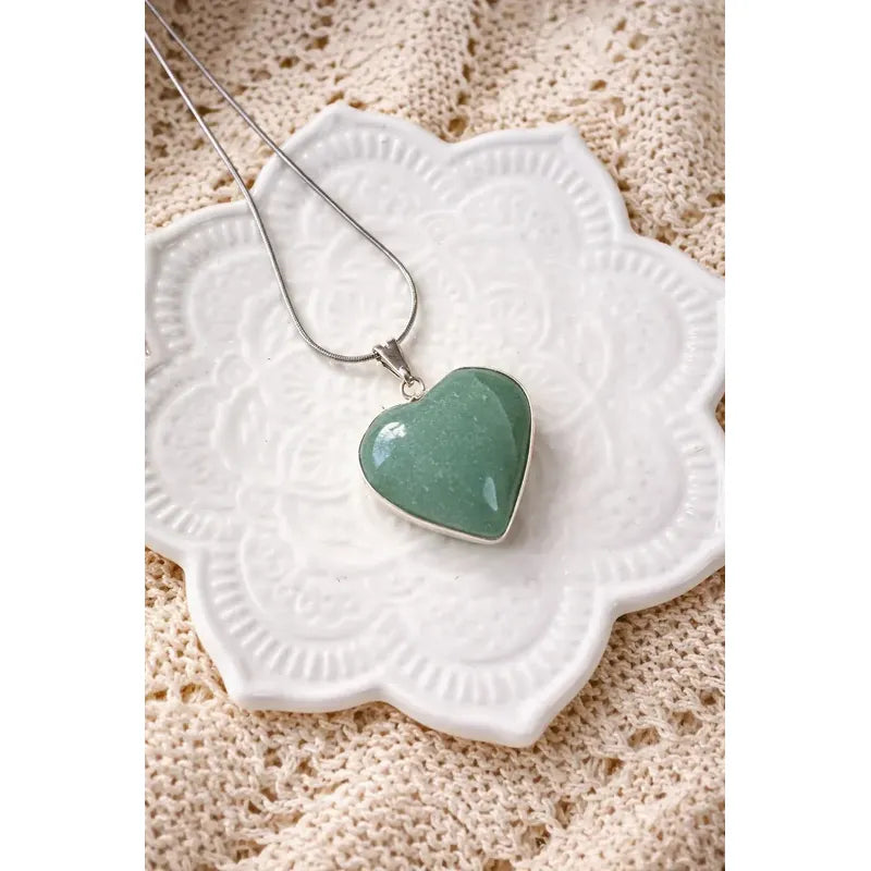 Collar Corazón De Piedra Jade Auténtica Incluye Cadena Corazón Jade