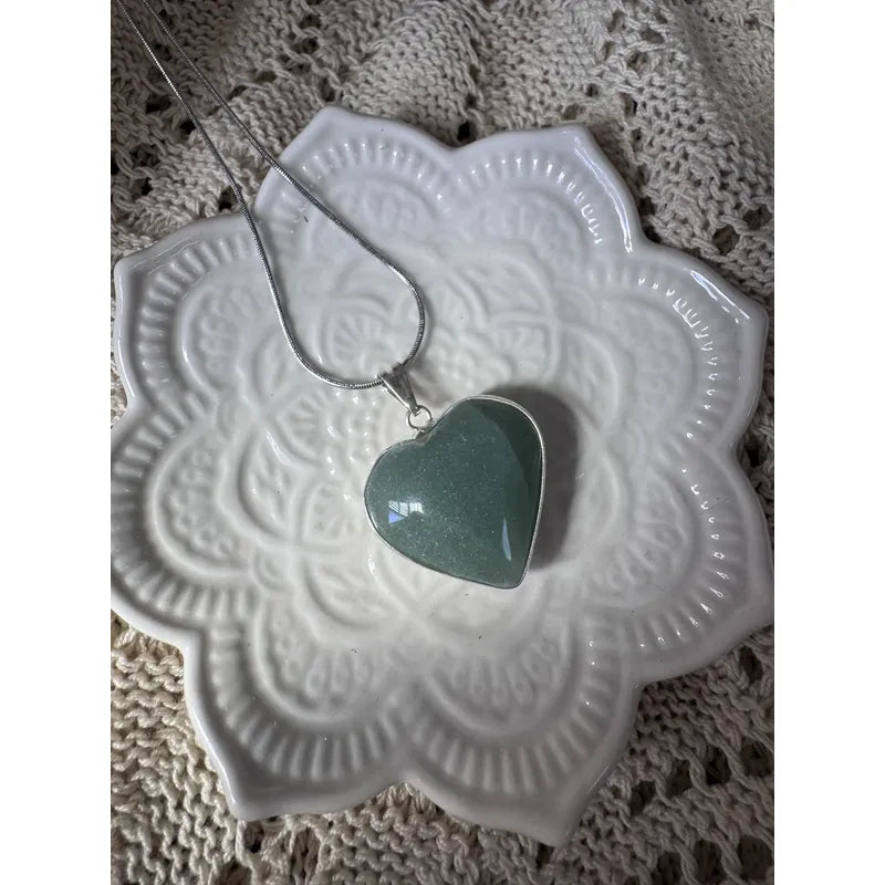 Collar Corazón De Piedra Jade Auténtica Incluye Cadena Corazón Jade