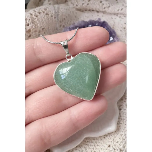 Collar Corazón De Piedra Jade Auténtica Incluye Cadena Corazón Jade
