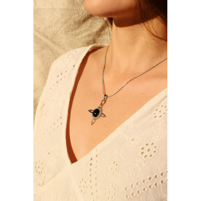 Collar Nudo De Bruja  Con Piedra Obsidiana Y Cadena De Acero Nudo De Bruja Obsidiana