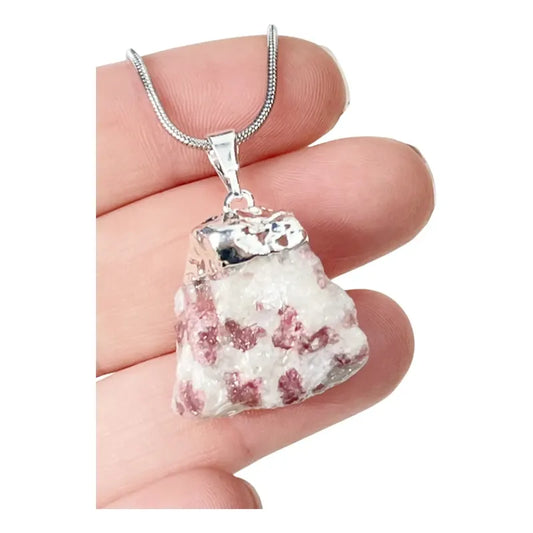 Collar Turmalina Rosa En Matriz De Cuarzo Y Cadena De Acero Turmalina Rosa