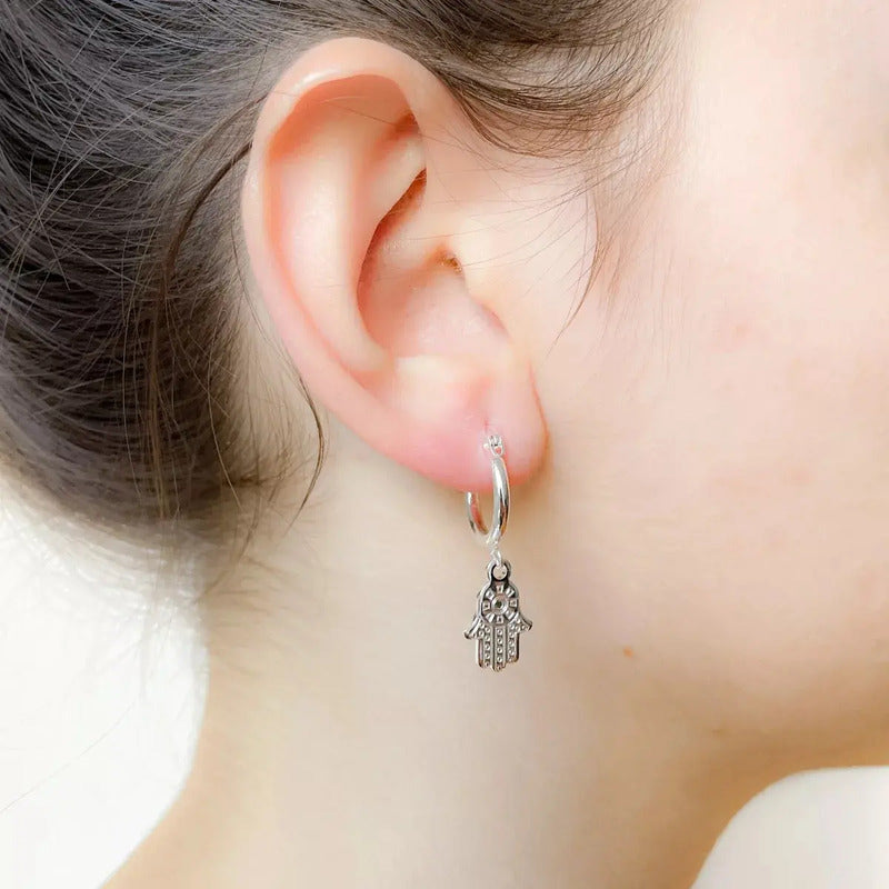 Par Aros Argollitas De Acero Quirúrgico Hamsa Mano De Fátima Gris