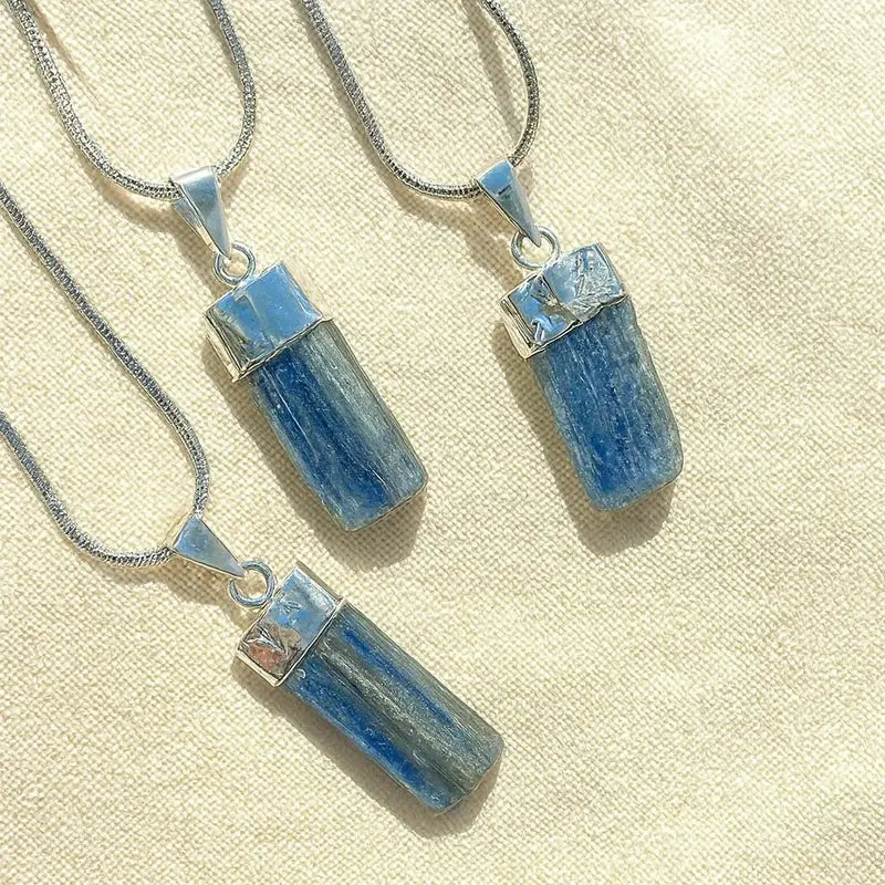 Collar Meditación - Piedra Cianita Azul Con Cadena De Acero Cianita Azul